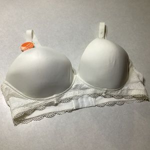 Warner’s wire-free, lace-trim, 38C bra, White